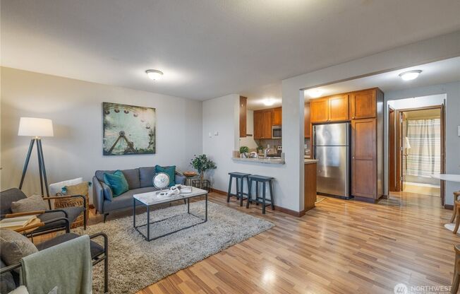 Spacious 1bed1/bath Apartment with View of Mount Rainier next to St. Joseph Hospital and Downtown Tacoma