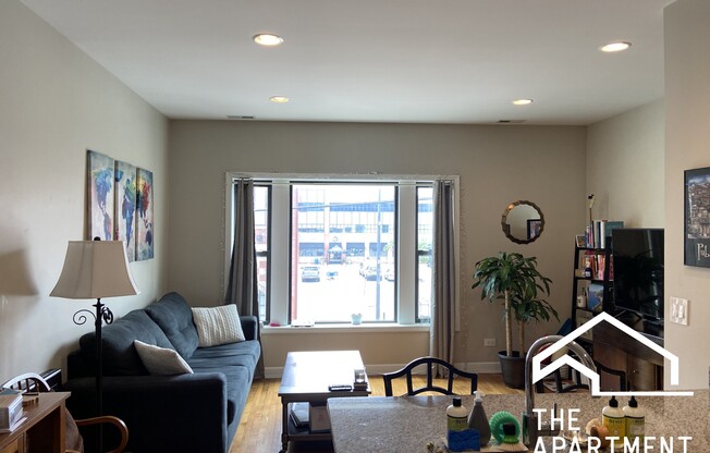 2 beds, 1 bath, 1,000 sqft, $2,550