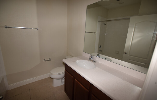 3 beds, 2.5 baths, $2,700, Unit Orange