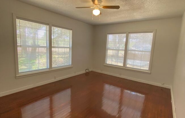 2 beds, 1 bath, $1,400