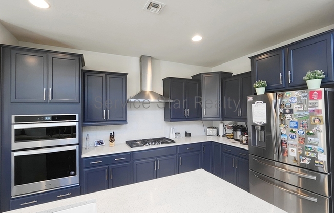 3407 E LOUISE DR