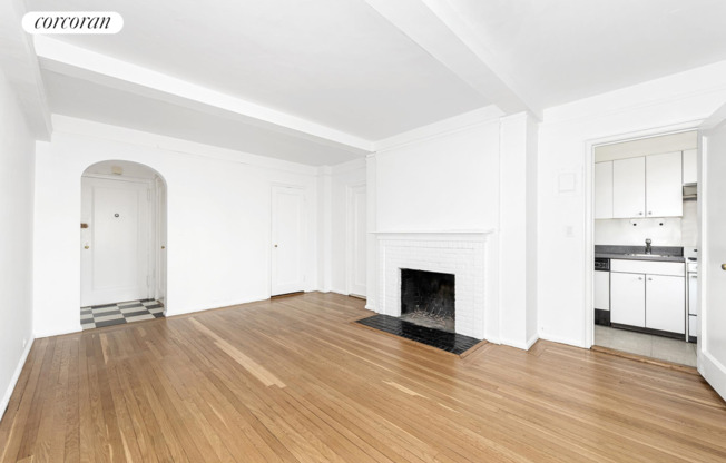 Studio, 1 bath, 386 sqft, $5,450, Unit 15L