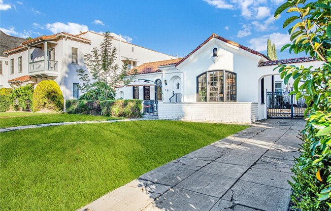 812 S CURSON AVE