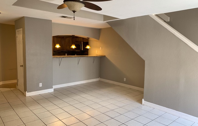 BEAUTIFUL 3 BR CONDO IN DESIRED GATED COMMUNITY - NORTH EAST ISD - CENTRALLY LOCATED - ABSOLUTELY NO PETS ALLOWED