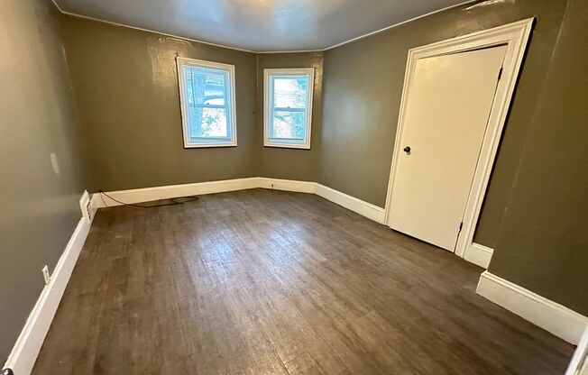 2 beds, 1 bath, $850