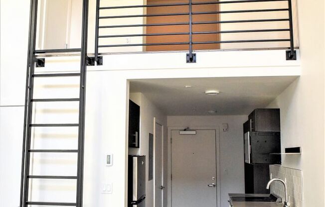 1 bed, 1 bath, 429 sqft, $1,995, Unit 102