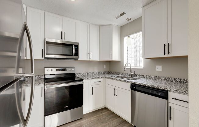 2 beds, 1 bath, 1,207 sqft, $1,995, Unit 04 2369 R