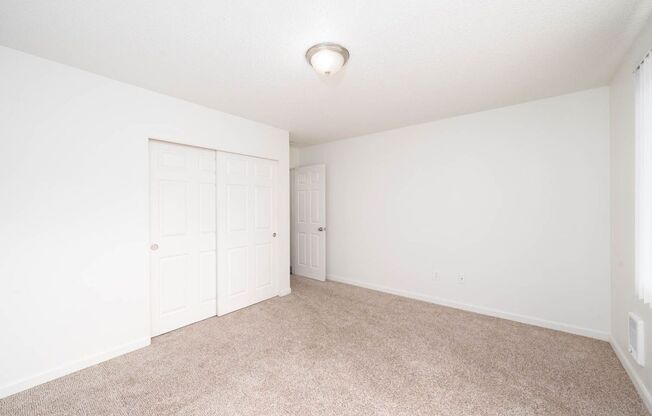 2 beds, 1 bath, 825 sqft, $1,325, Unit 13