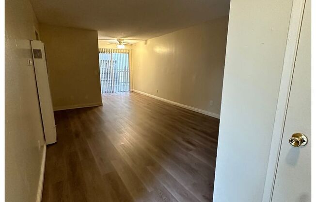 2 beds, 1 bath, 720 sqft, $2,225, Unit 13