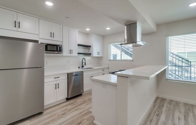 Welcome Surf House Villas E, a newly renovated luxury apartment community in the heart of Pacific Beach, San Diego.