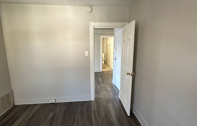 1 bed, 1 bath, 675 sqft, $995, Unit Apt #2E