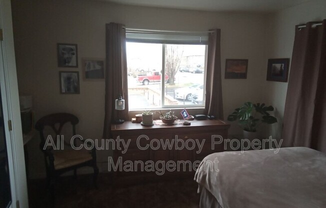 1657 N 5 ST