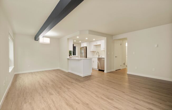 2 beds, 1 bath, 875 sqft, $2,795, Unit 27