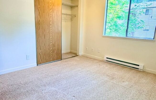 2 beds, 1 bath, 830 sqft, $2,000, Unit D103