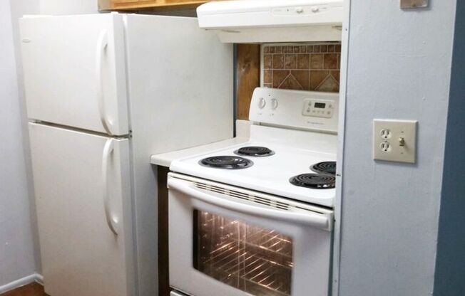 2 beds, 1 bath, 650 sqft, $1,095, Unit 3060-303