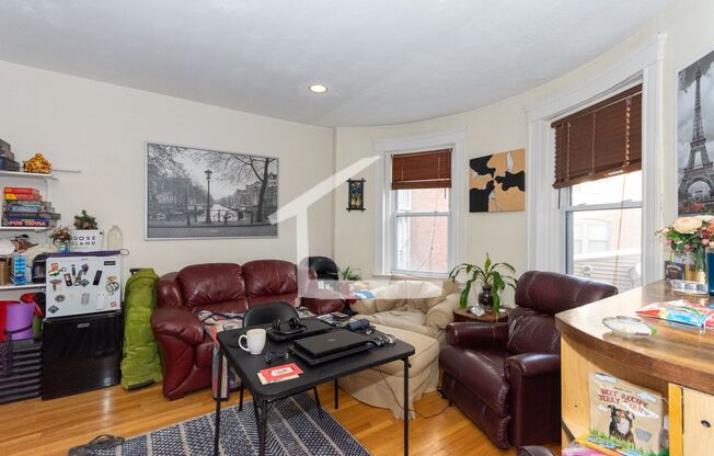 COOLIDGE CORNER 3 BED 2BATHS!!