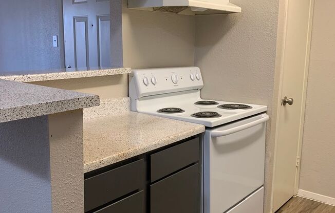 1 bed, 1 bath, 703 sqft, $850, Unit 2111