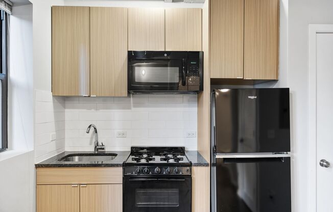 Studio, 1 bath, 204 sqft, $1,350, Unit 111