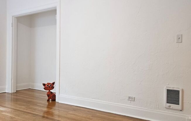 Studio, 1 bath, 337 sqft, $1,249, Unit 25