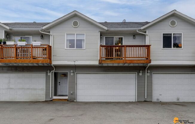 Modern 4-Bedroom Townhome in Desirable South Anchorage