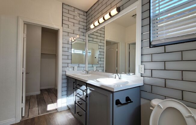 3 beds, 2.5 baths, $1,950