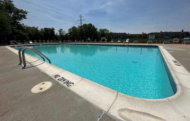Resort Inspired Pool with Pavilion Lounge at Autumn Lakes Apartments and Townhomes, Mishawaka, 46544