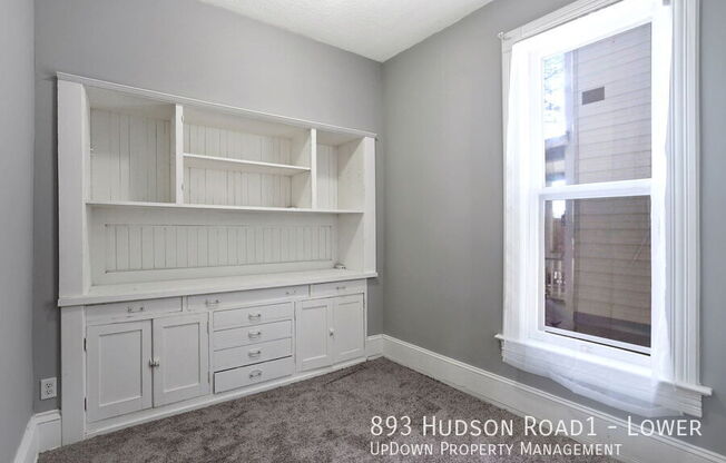 893 HUDSON RD