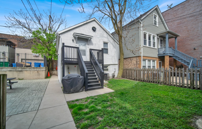 Marshfield Apartments