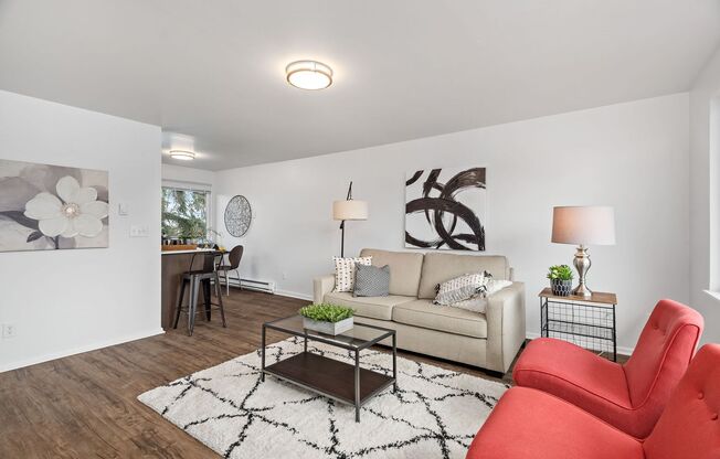 2 beds, 1 bath, 716 sqft, $1,695, Unit 14