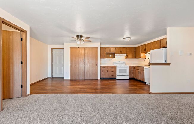 2 beds, 2 baths, 1,100 sqft, $1,299.99, Unit 1270-02