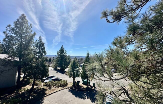 Large 3bdrm 1 bath w/ amazing views in Moyina  Heights