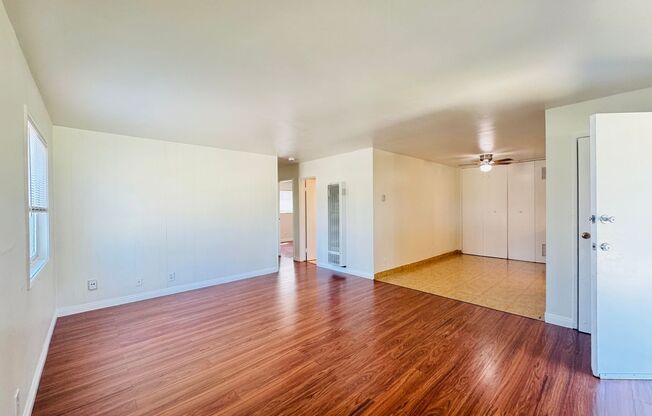 2340 W. Greenacre Ave