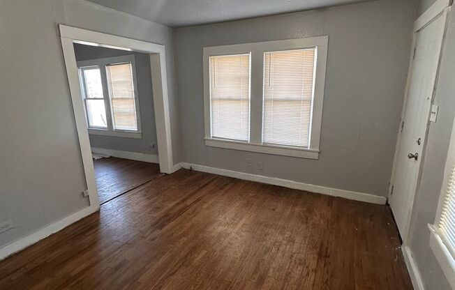 2 beds, 1 bath, 987 sqft, $925