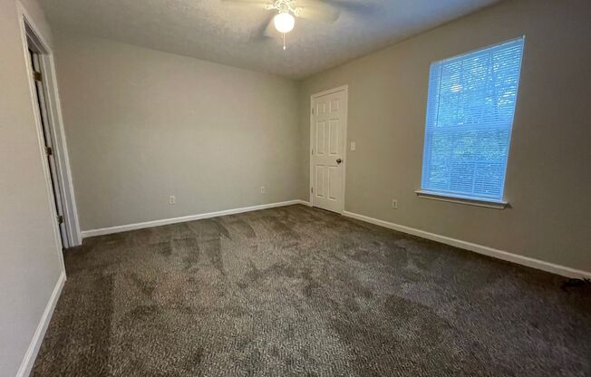 2 bedroom, 2 bath quadplex in downtown Douglasville. Convenient to downtown amenities. Great roommate plan.
