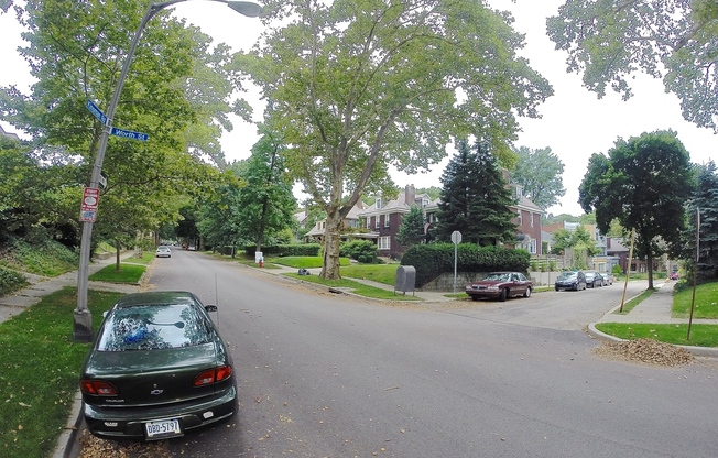7/1  Great Location! Near Park and Shopping! Hardwood! Deck!