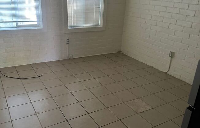 708 River Rd