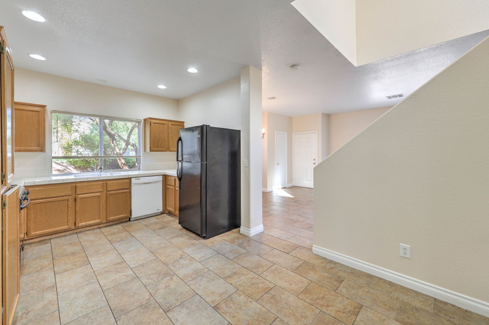 Beautiful 2 story home in Peccole Ranch.