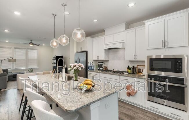 6946 LEESVILLE RD