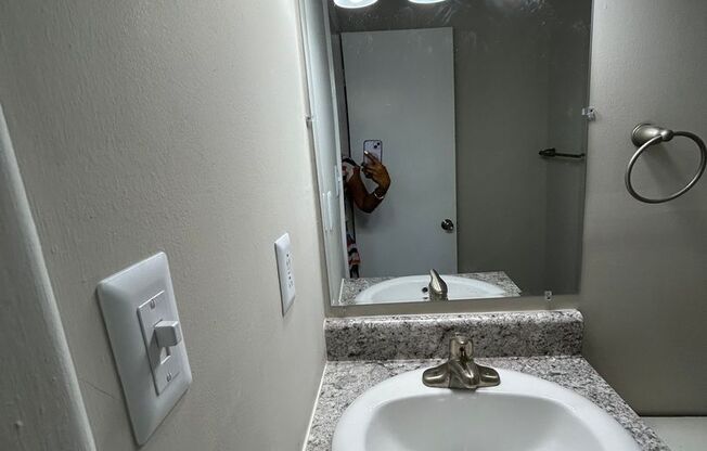 2 beds, 1.5 baths, 815 sqft, $925, Unit 4639