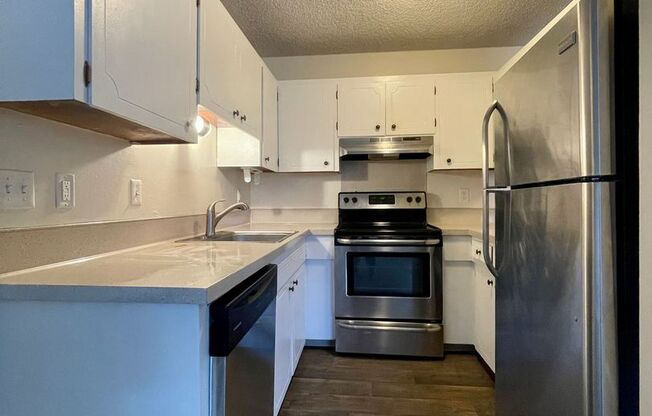 2 beds, 1 bath, 899 sqft, $1,520, Unit 6