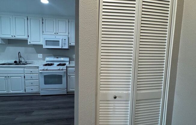 1 bed, 1 bath, 820 sqft, $2,340, Unit S047