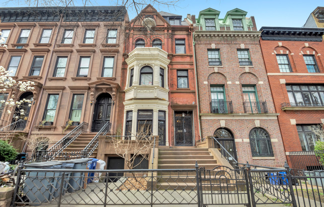300 CLINTON AVE