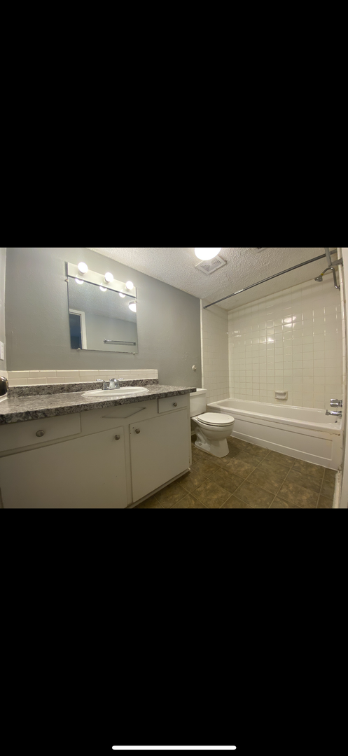 1 bed, 1 bath, 600 sqft, $1,000, Unit 6024-8