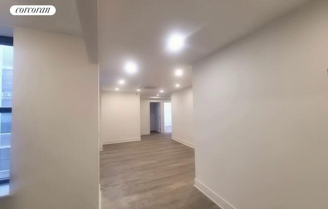 2 beds, 2 baths, $6,850, Unit 14R