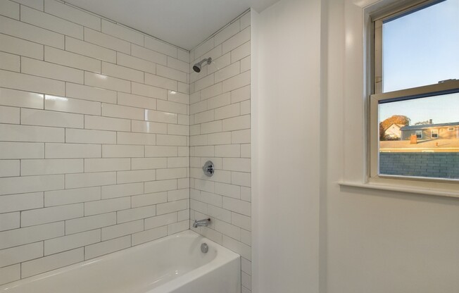 4 beds, 2 baths, 1,300 sqft, $4,300, Unit 2