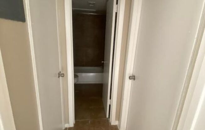 1 bed, 1 bath, 620 sqft, $1,340, Unit 1-1666-D