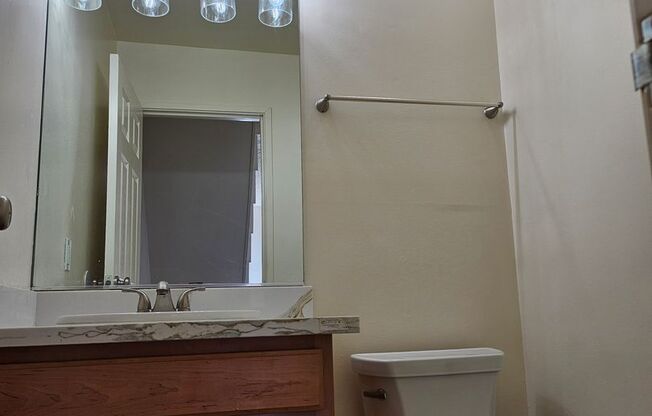 2 beds, 1.5 baths, 1,004 sqft, $2,640, Unit 84