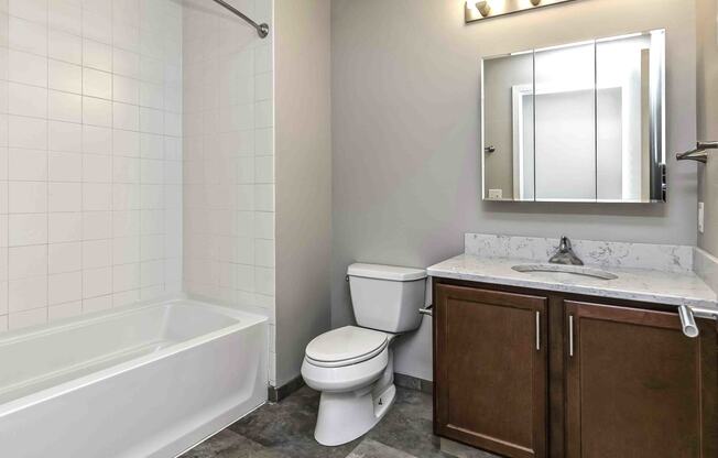 Interiors-Midtown-Crossing-Apartments-Omaha-NE-one-bedroom-apartment