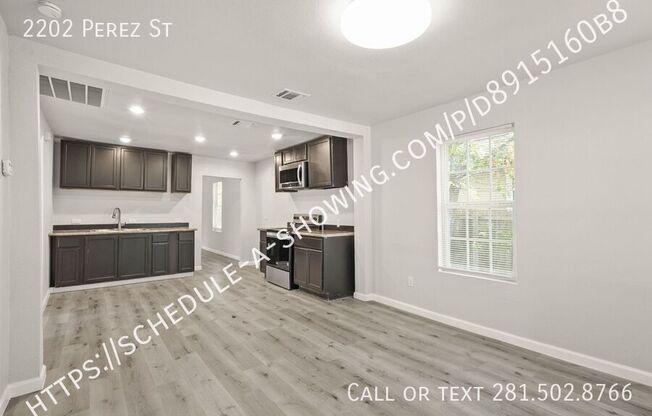 2202 PEREZ ST