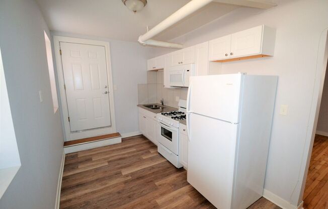 Studio, 1 bath, 600 sqft, $1,350, Unit 4824-GR